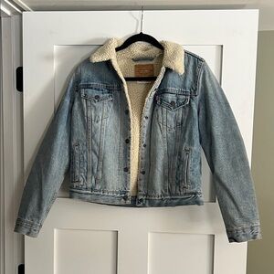 Levi's 90s Light Blue Trucker Denim Jacket with Cream Sherpa